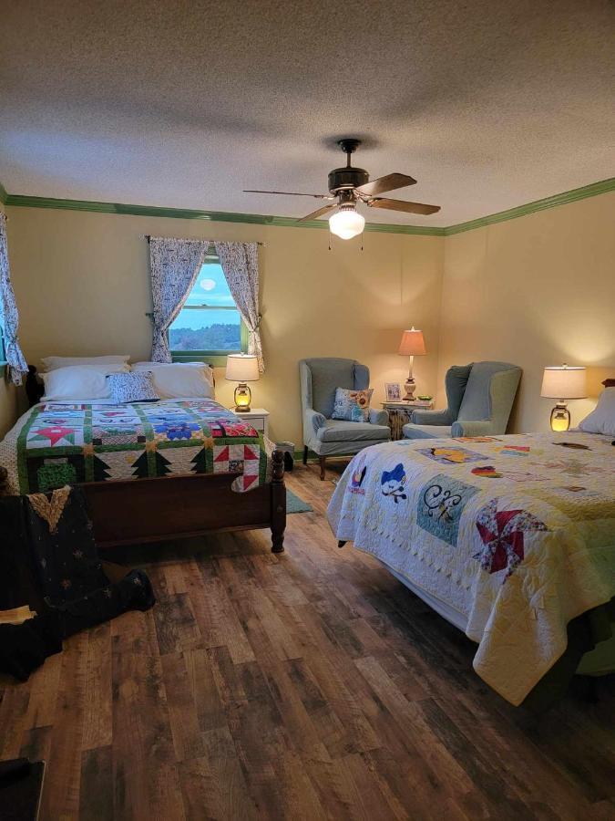Moonlight Manor Bed & Breakfast Floyd Dış mekan fotoğraf