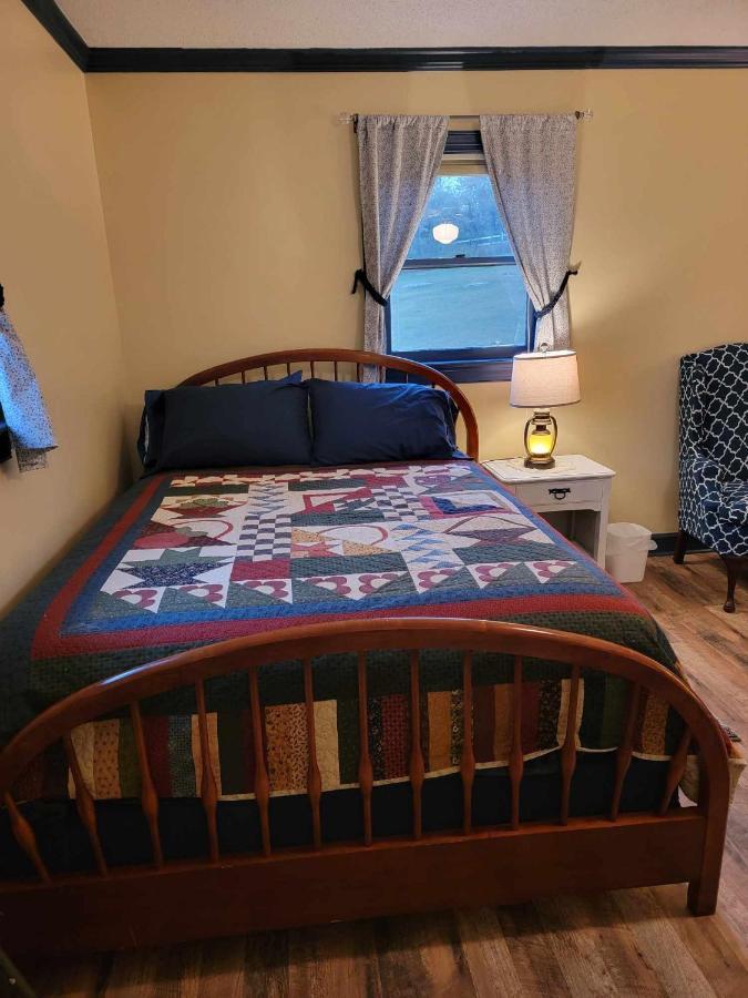 Moonlight Manor Bed & Breakfast Floyd Dış mekan fotoğraf