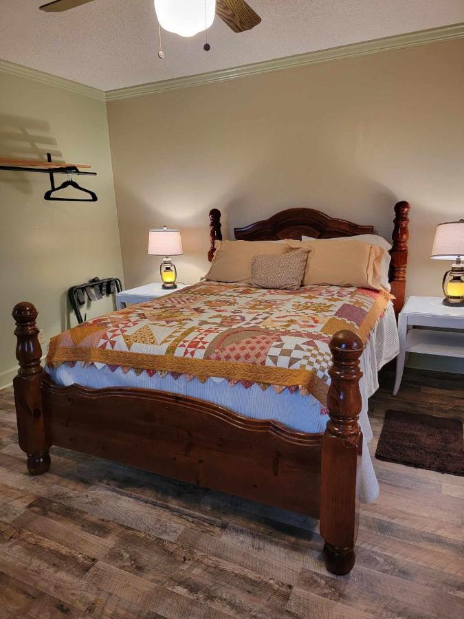 Moonlight Manor Bed & Breakfast Floyd Dış mekan fotoğraf