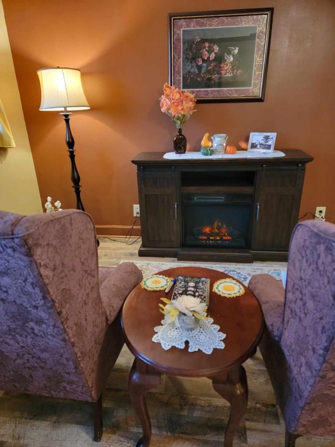 Moonlight Manor Bed & Breakfast Floyd Dış mekan fotoğraf